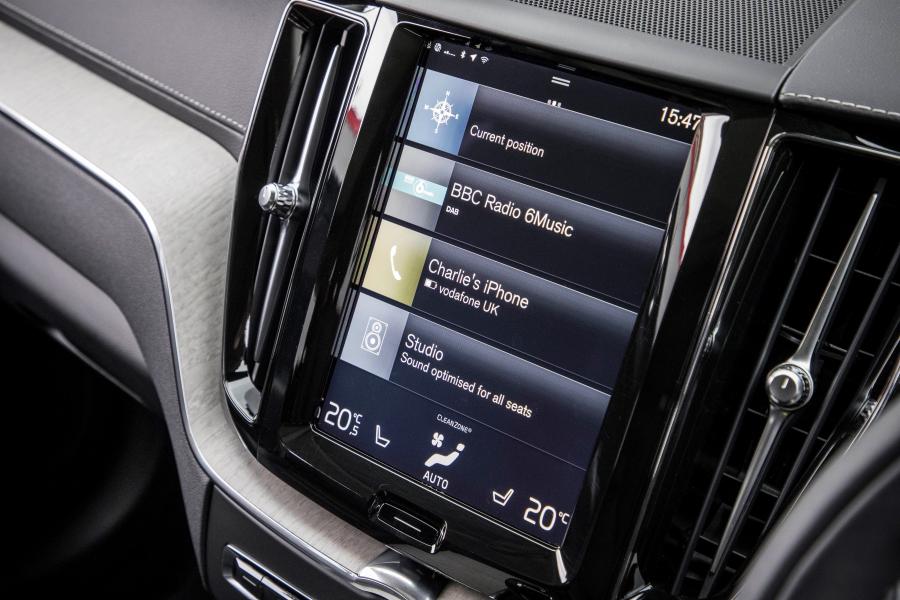 Детали интерьера Volvo XC60 D4 Inscription 2017 года  (UK) (фото 145 из 172)